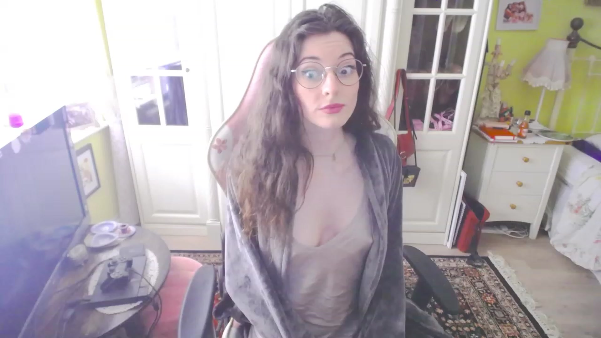 Gallery image thumbnail from viola__'s myfreecams stream on, 03/30/2023, 16:54 image 12 of 20