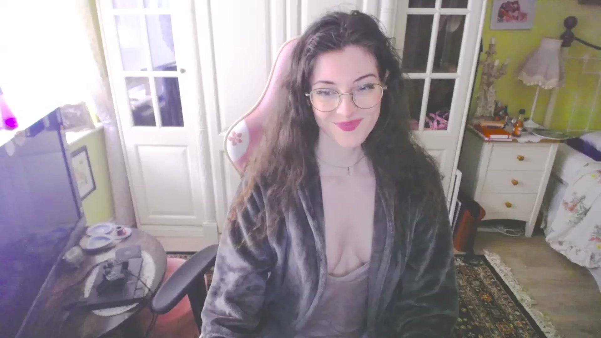 Gallery image thumbnail from viola__'s myfreecams stream on, 03/30/2023, 16:54 image 19 of 20