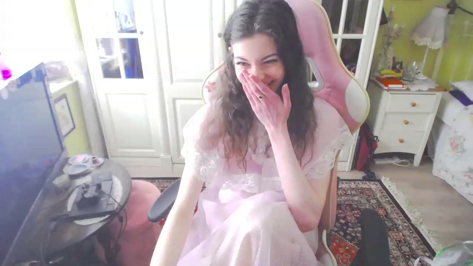 Gallery image thumbnail from viola__'s myfreecams stream on, 04/05/2023, 15:50 image 11 of 20
