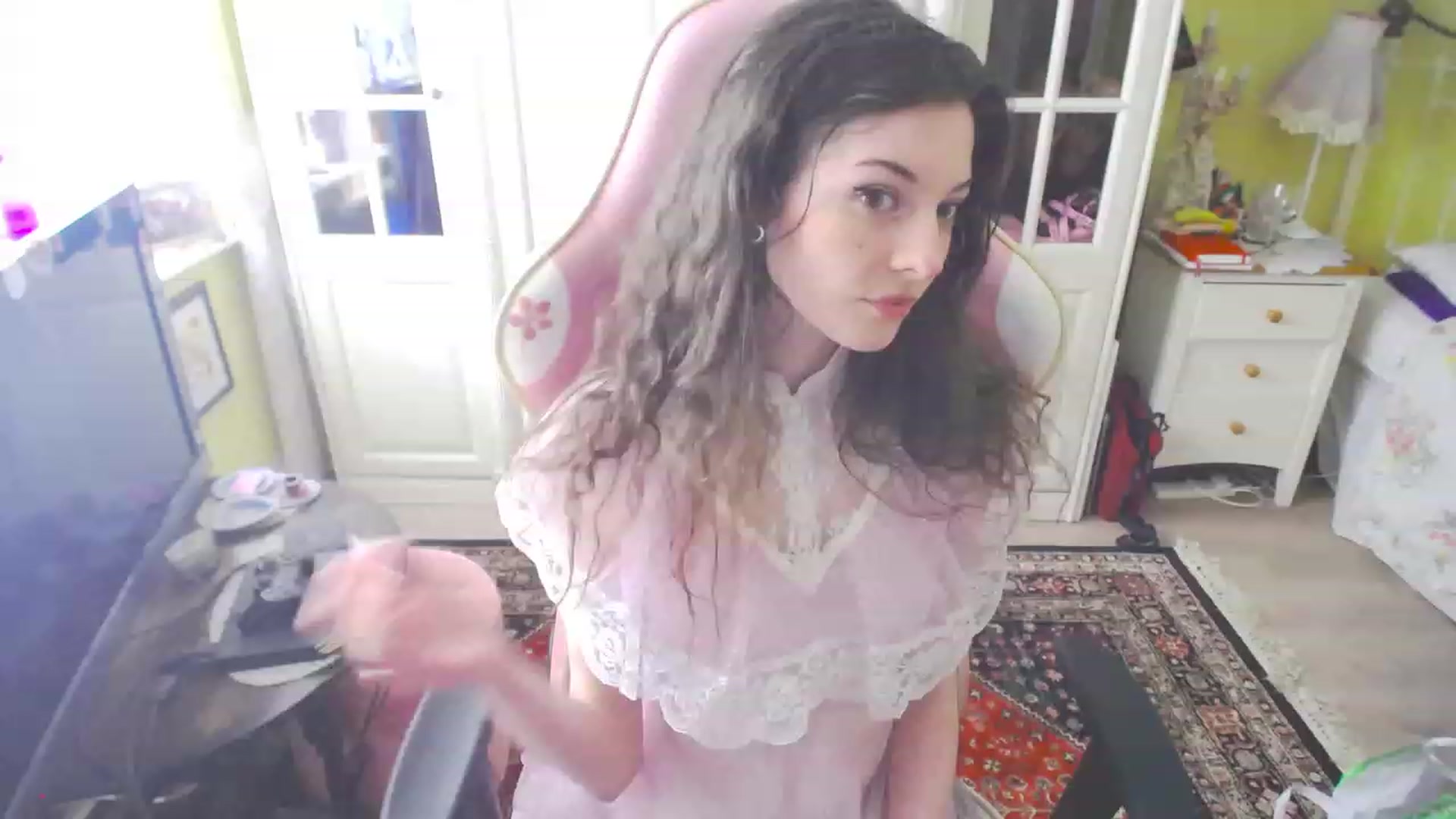 Gallery image thumbnail from viola__'s myfreecams stream on, 04/05/2023, 15:50 image 18 of 20