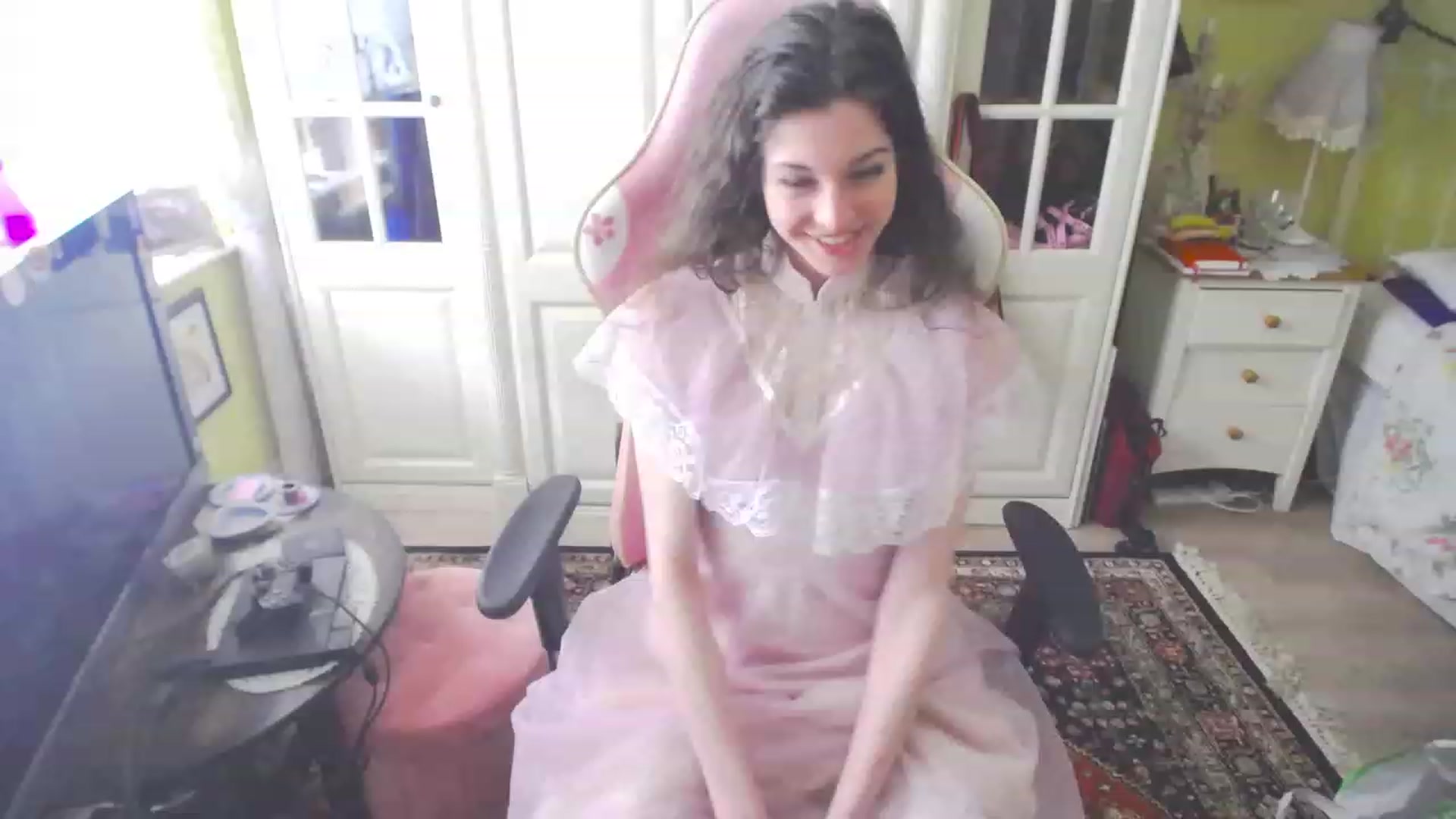 Gallery image thumbnail from viola__'s myfreecams stream on, 04/05/2023, 15:50 image 6 of 20