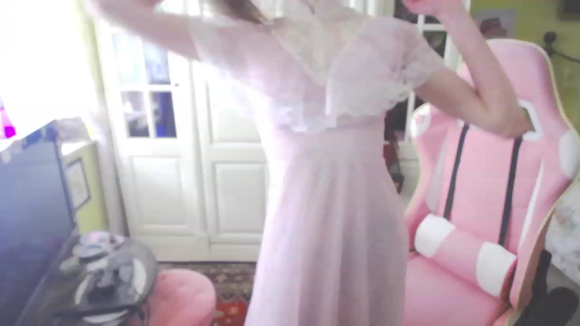 Gallery image thumbnail from viola__'s myfreecams stream on, 04/05/2023, 15:50 image 1 of 20