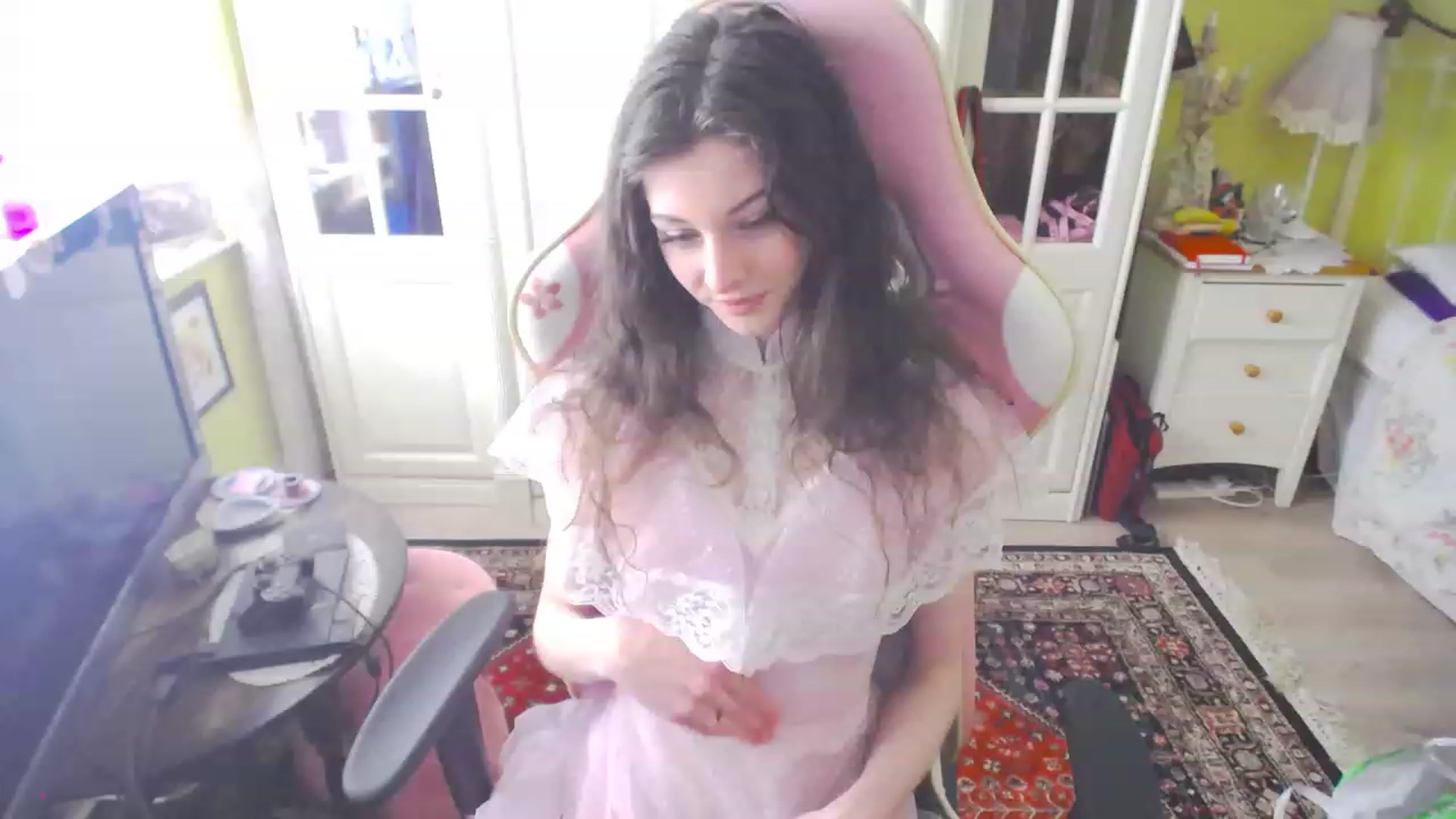 Gallery image thumbnail from viola__'s myfreecams stream on, 04/05/2023, 15:50 image 19 of 20