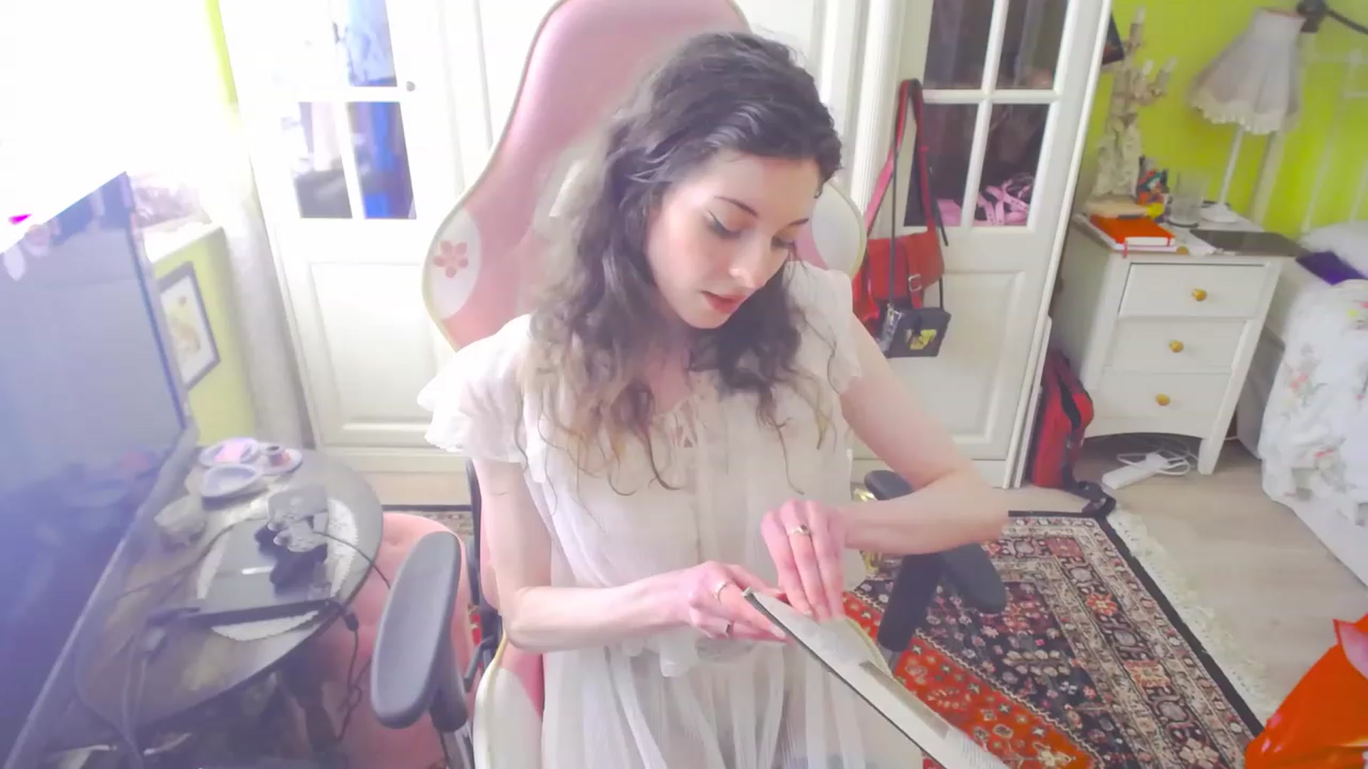 Gallery image thumbnail from viola__'s myfreecams stream on, 04/06/2023, 16:51 image 6 of 20