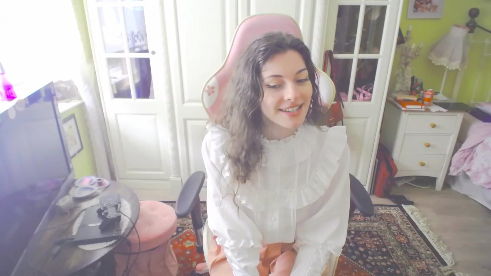 Gallery image thumbnail from viola__'s myfreecams stream on, 04/12/2023, 15:40 image 4 of 20
