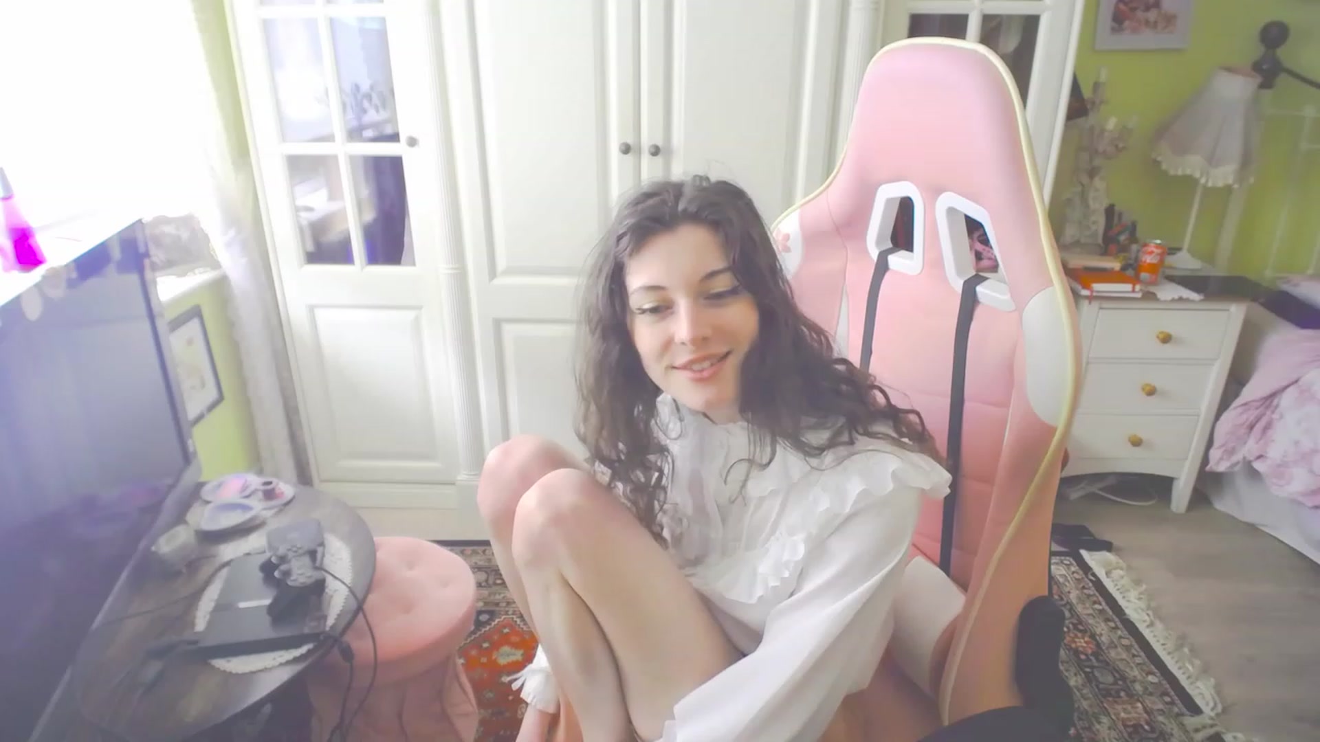 Gallery image thumbnail from viola__'s myfreecams stream on, 04/12/2023, 15:40 image 6 of 20