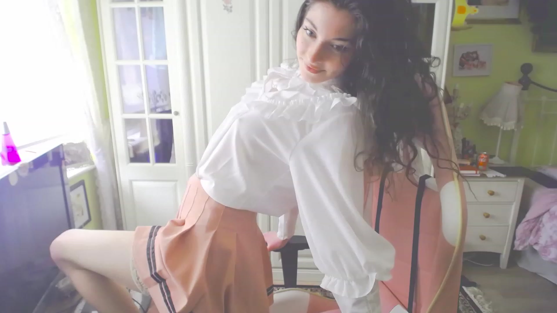 Gallery image thumbnail from viola__'s myfreecams stream on, 04/12/2023, 15:40 image 14 of 20