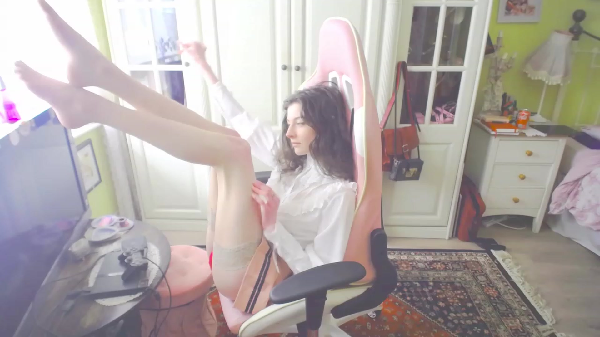 Gallery image thumbnail from viola__'s myfreecams stream on, 04/12/2023, 15:40 image 5 of 20