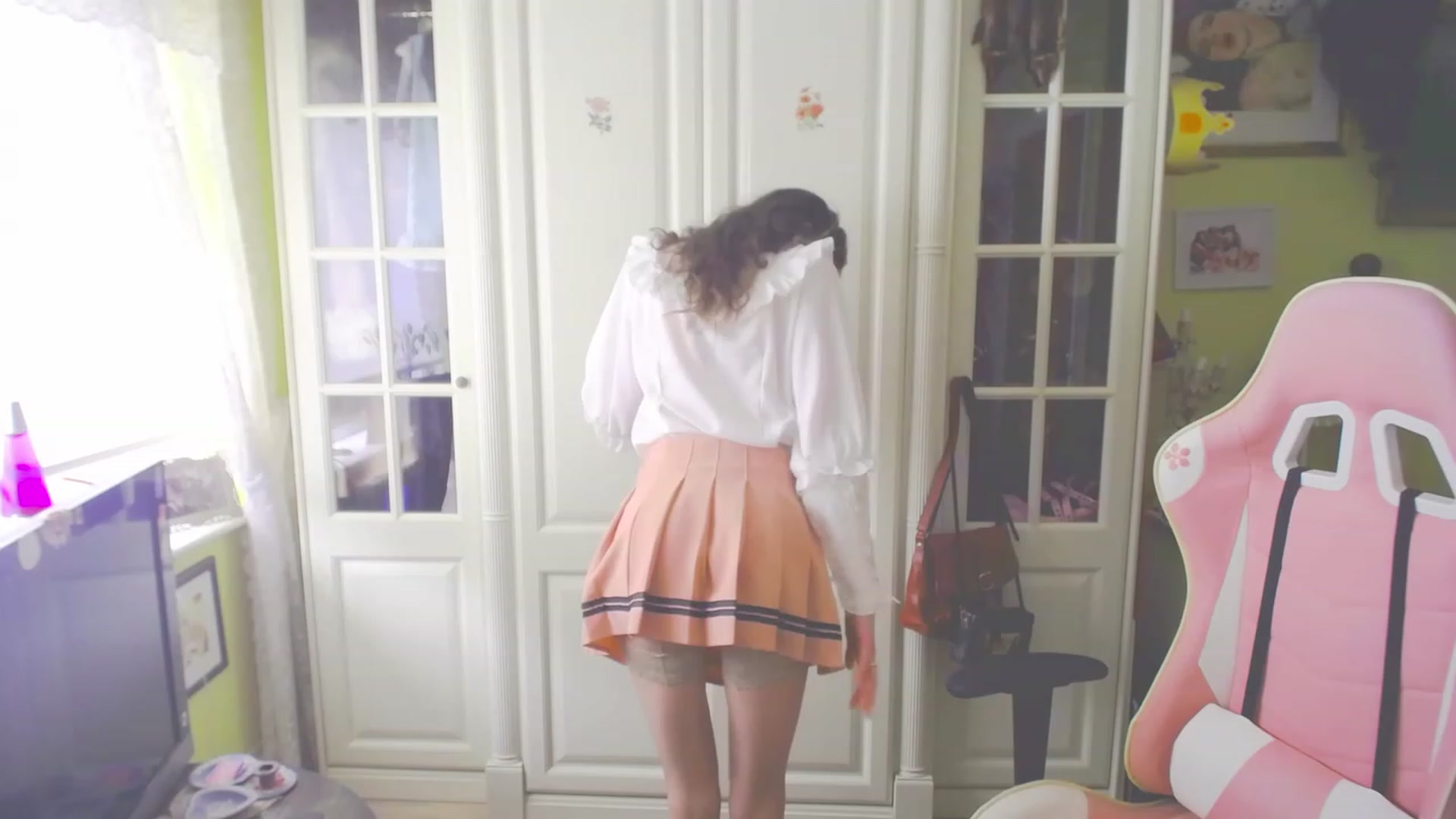 Gallery image thumbnail from viola__'s myfreecams stream on, 04/12/2023, 15:40 image 17 of 20