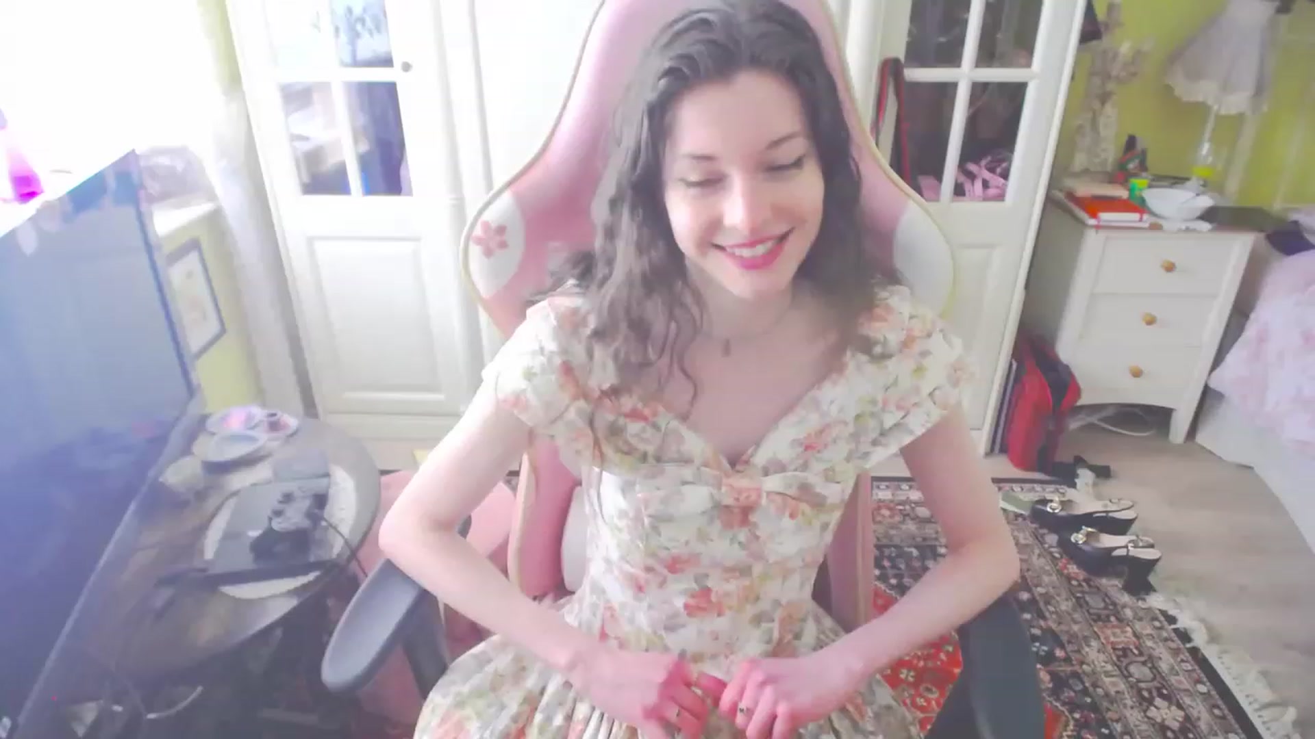 Gallery image thumbnail from viola__'s myfreecams stream on, 04/13/2023, 17:46 image 9 of 20