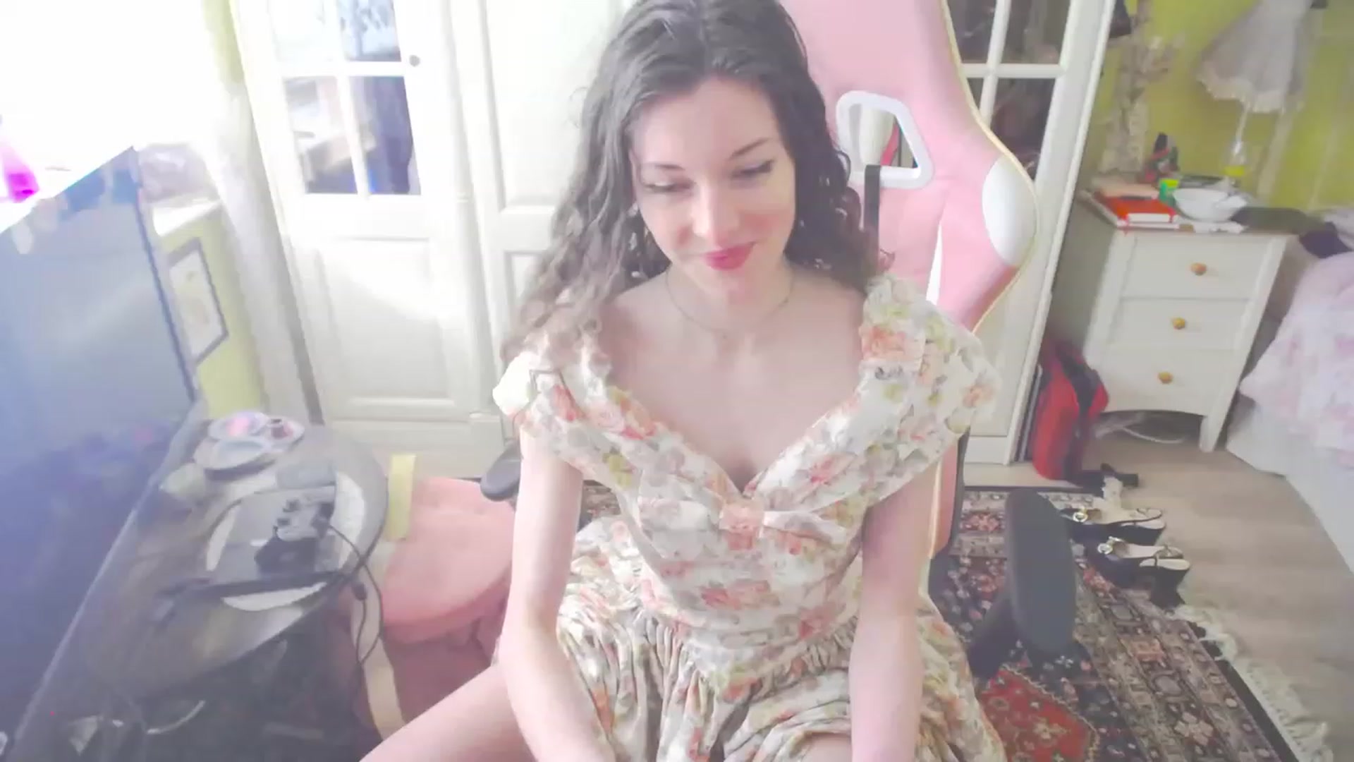 Gallery image thumbnail from viola__'s myfreecams stream on, 04/13/2023, 17:46 image 15 of 20