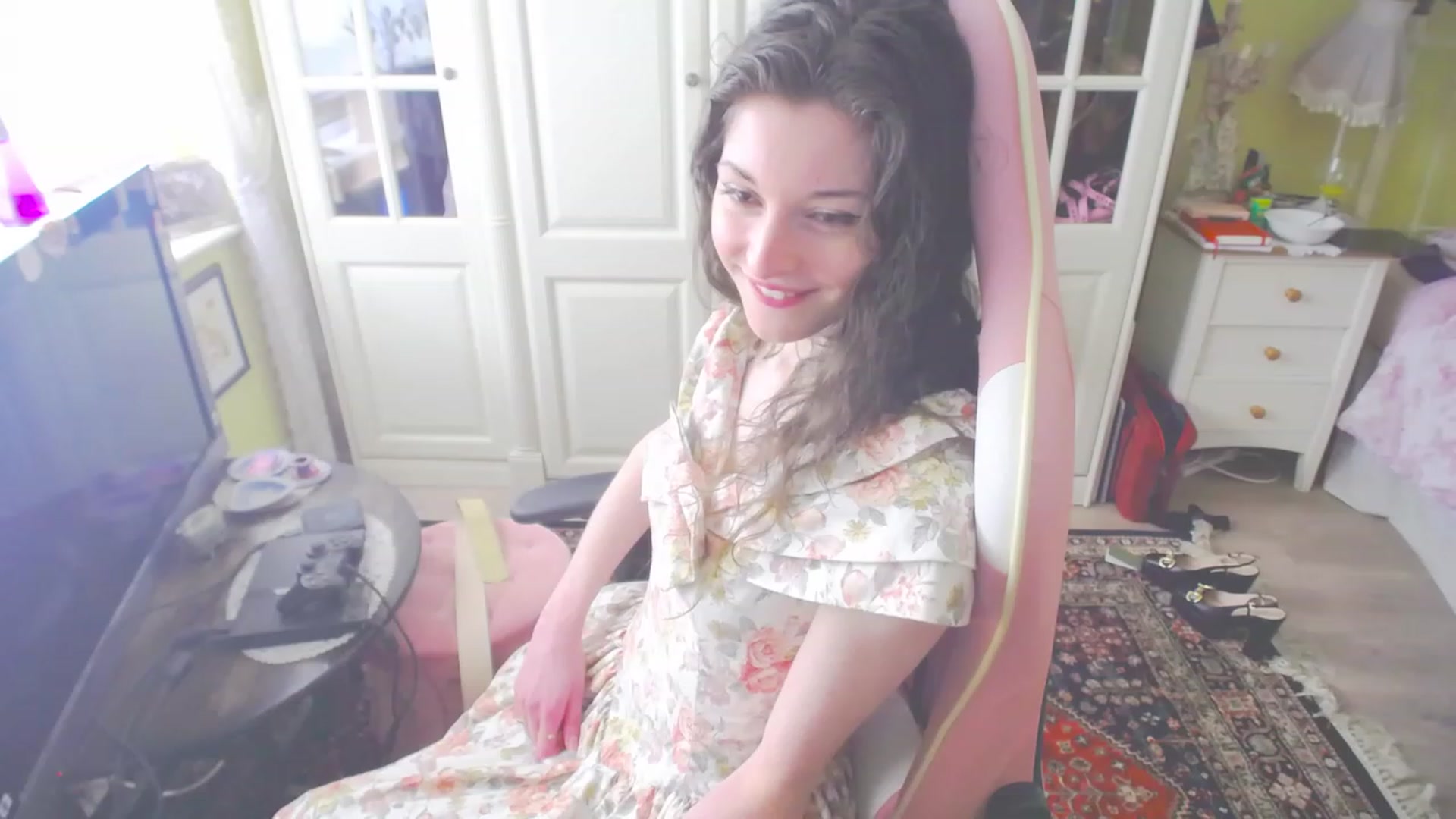 Gallery image thumbnail from viola__'s myfreecams stream on, 04/13/2023, 17:46 image 10 of 20