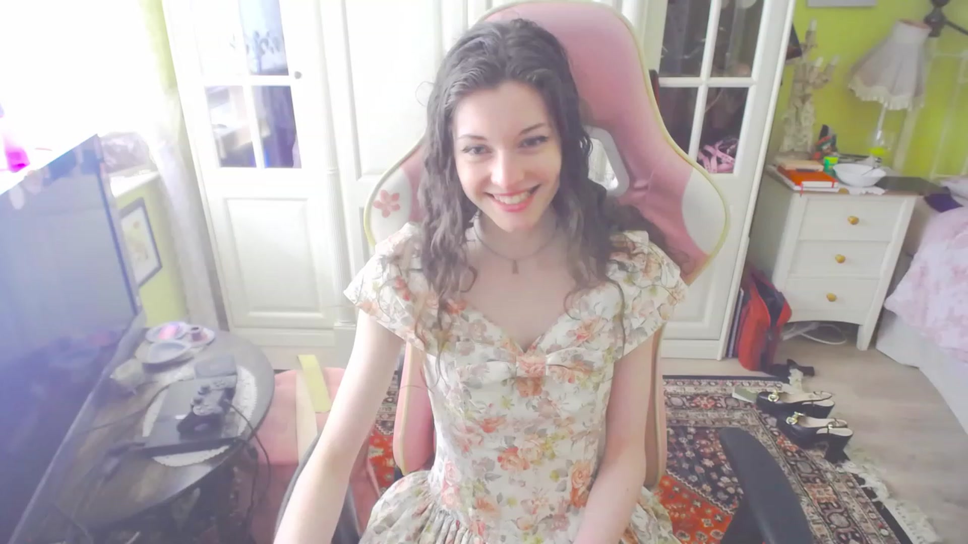 Gallery image thumbnail from viola__'s myfreecams stream on, 04/13/2023, 17:46 image 5 of 20