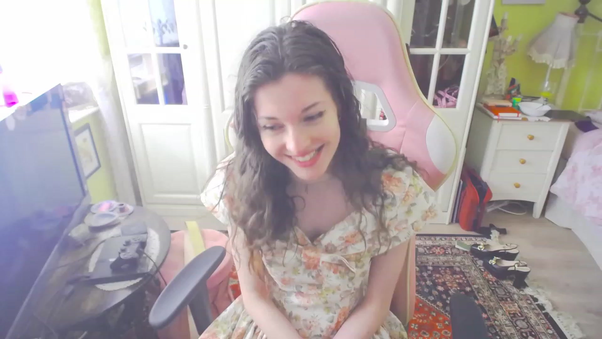 Gallery image thumbnail from viola__'s myfreecams stream on, 04/13/2023, 17:46 image 3 of 20