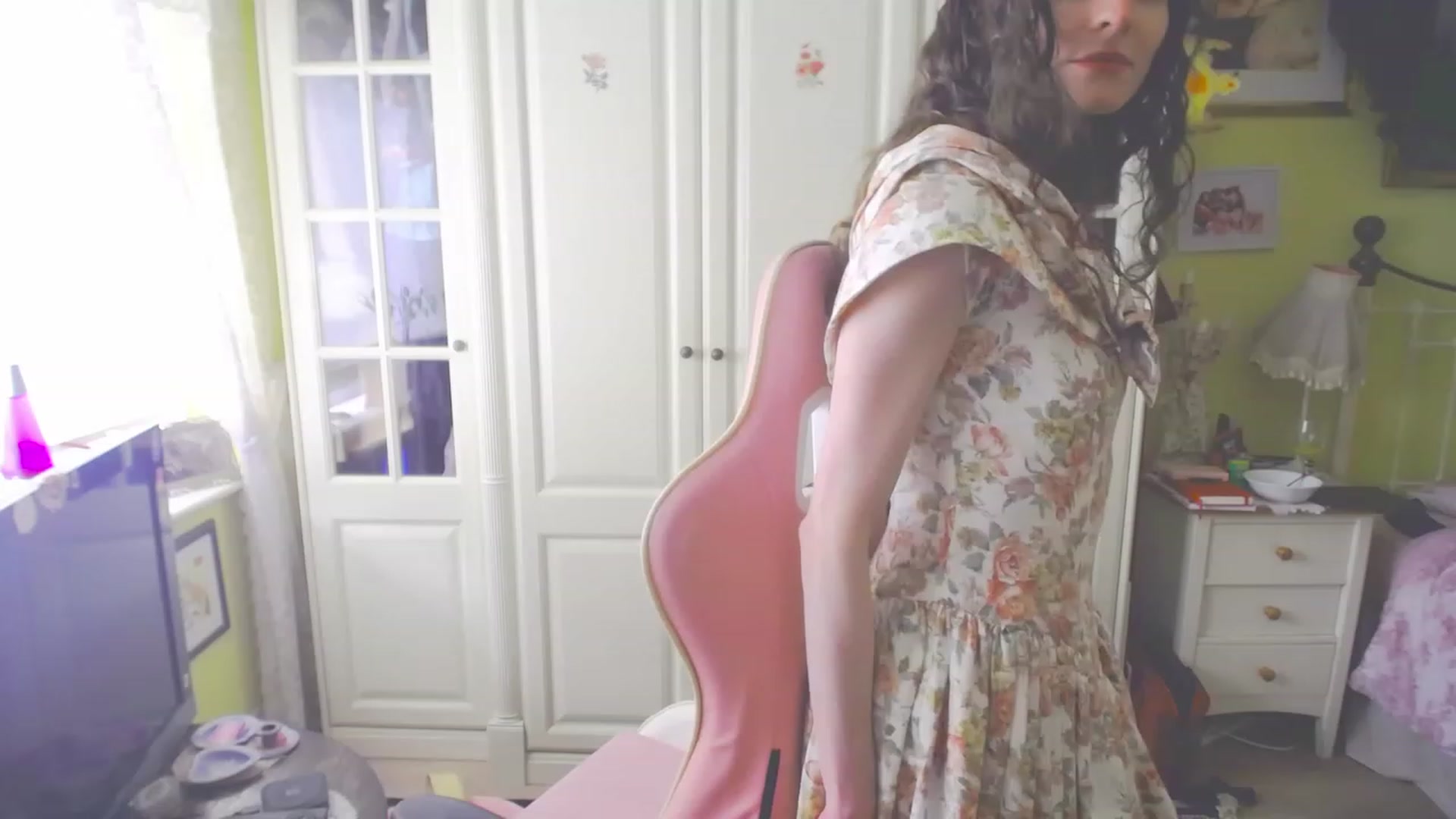 Gallery image thumbnail from viola__'s myfreecams stream on, 04/13/2023, 17:46 image 6 of 20