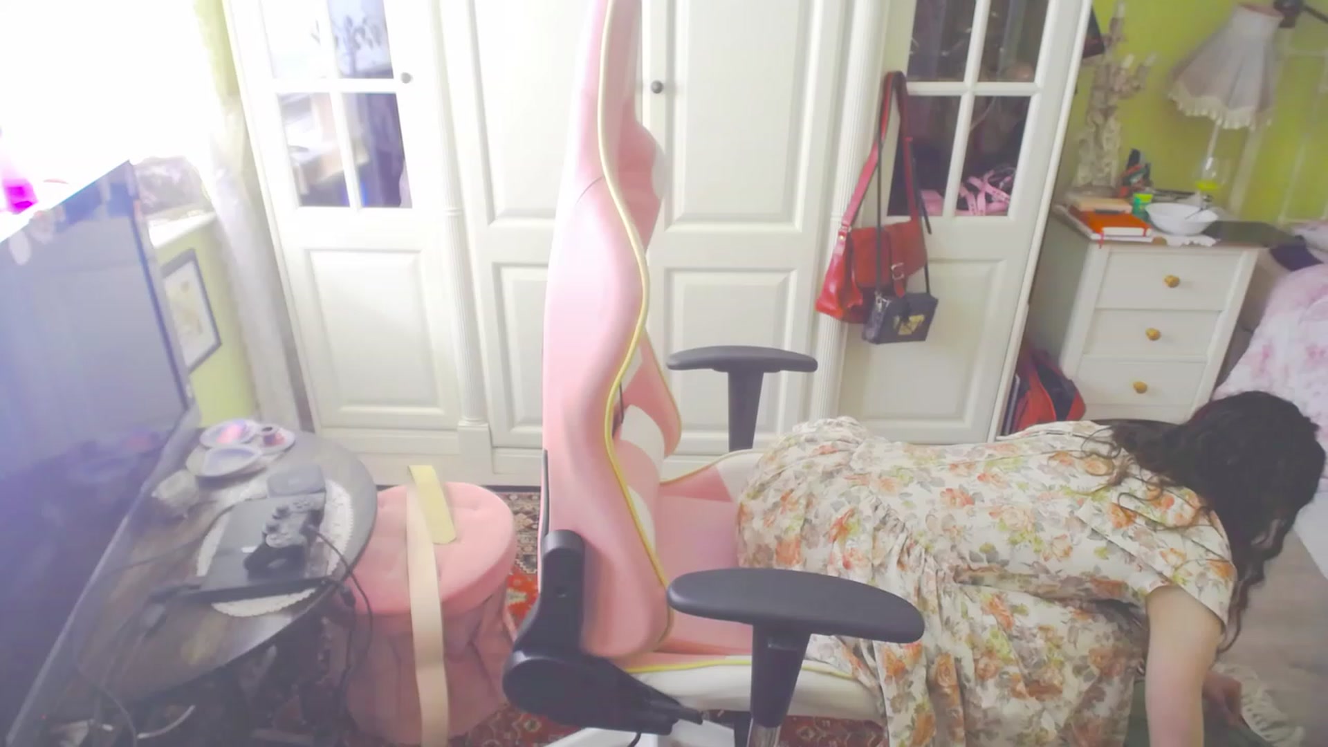 Gallery image thumbnail from viola__'s myfreecams stream on, 04/13/2023, 17:46 image 1 of 20