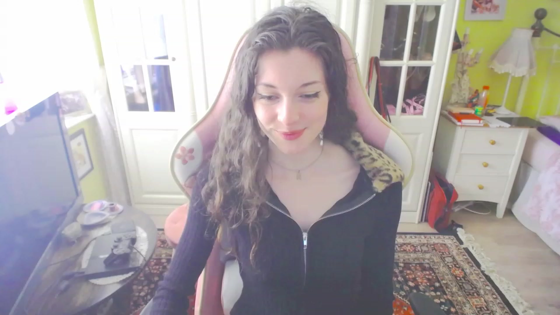 Gallery image thumbnail from viola__'s myfreecams stream on, 04/14/2023, 15:07 image 19 of 20