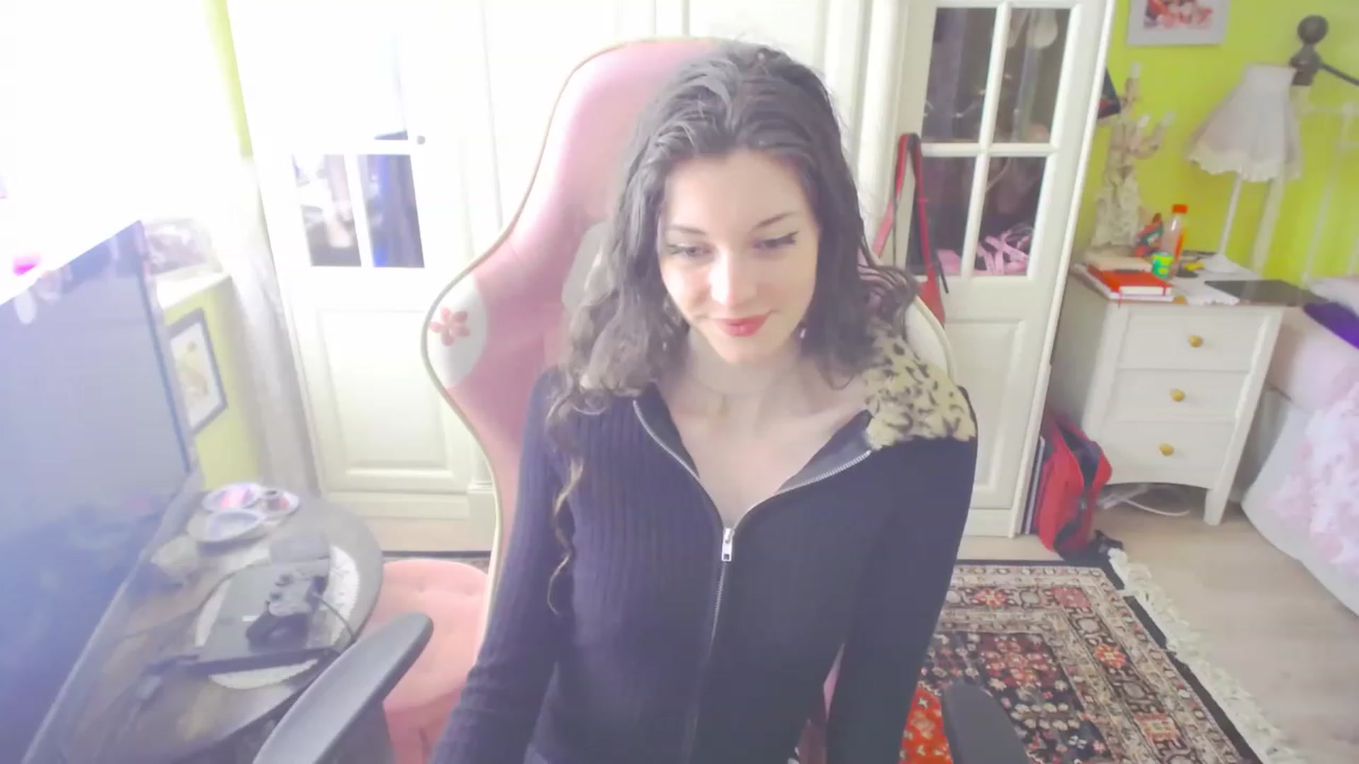 Gallery image thumbnail from viola__'s myfreecams stream on, 04/14/2023, 15:07 image 6 of 20