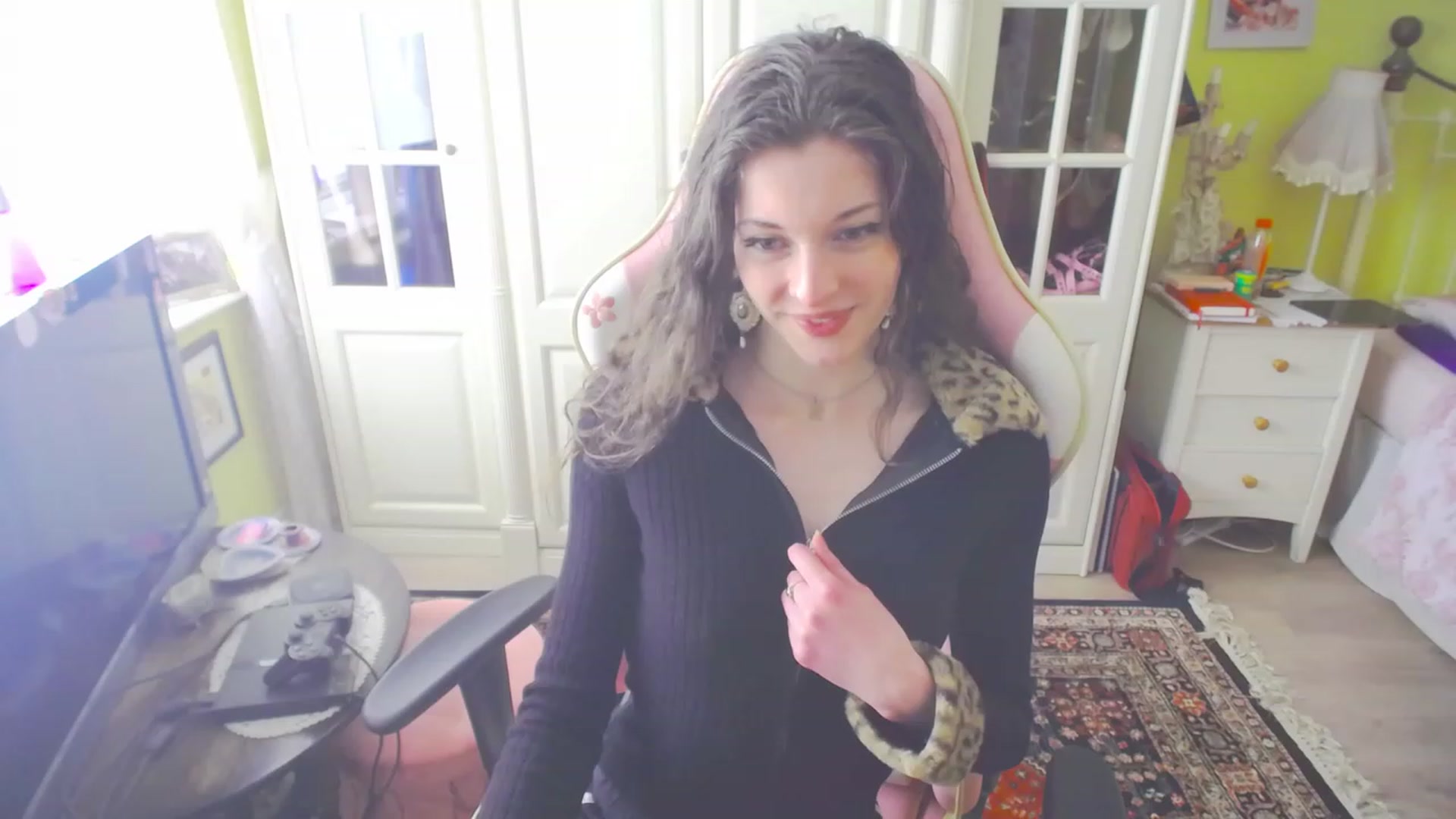 Gallery image thumbnail from viola__'s myfreecams stream on, 04/14/2023, 15:07 image 2 of 20