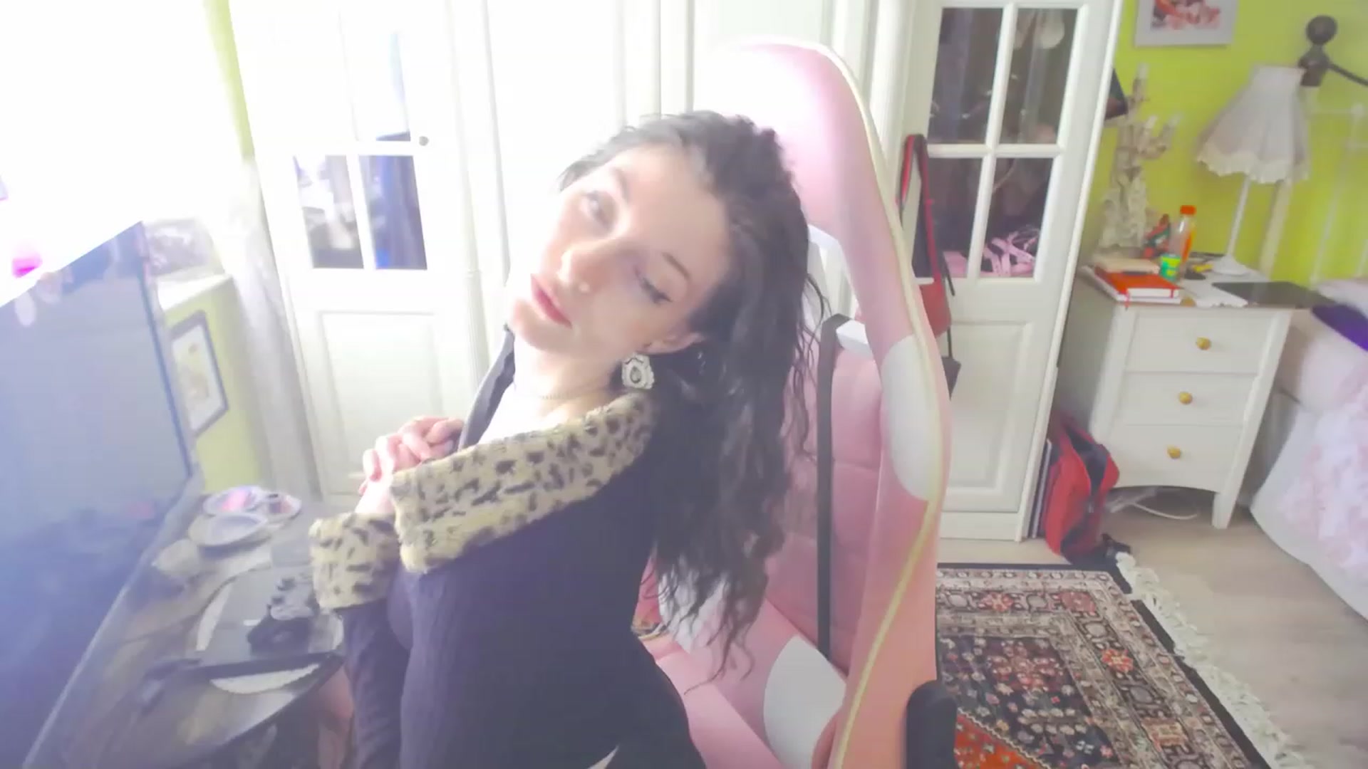 Gallery image thumbnail from viola__'s myfreecams stream on, 04/14/2023, 15:07 image 9 of 20