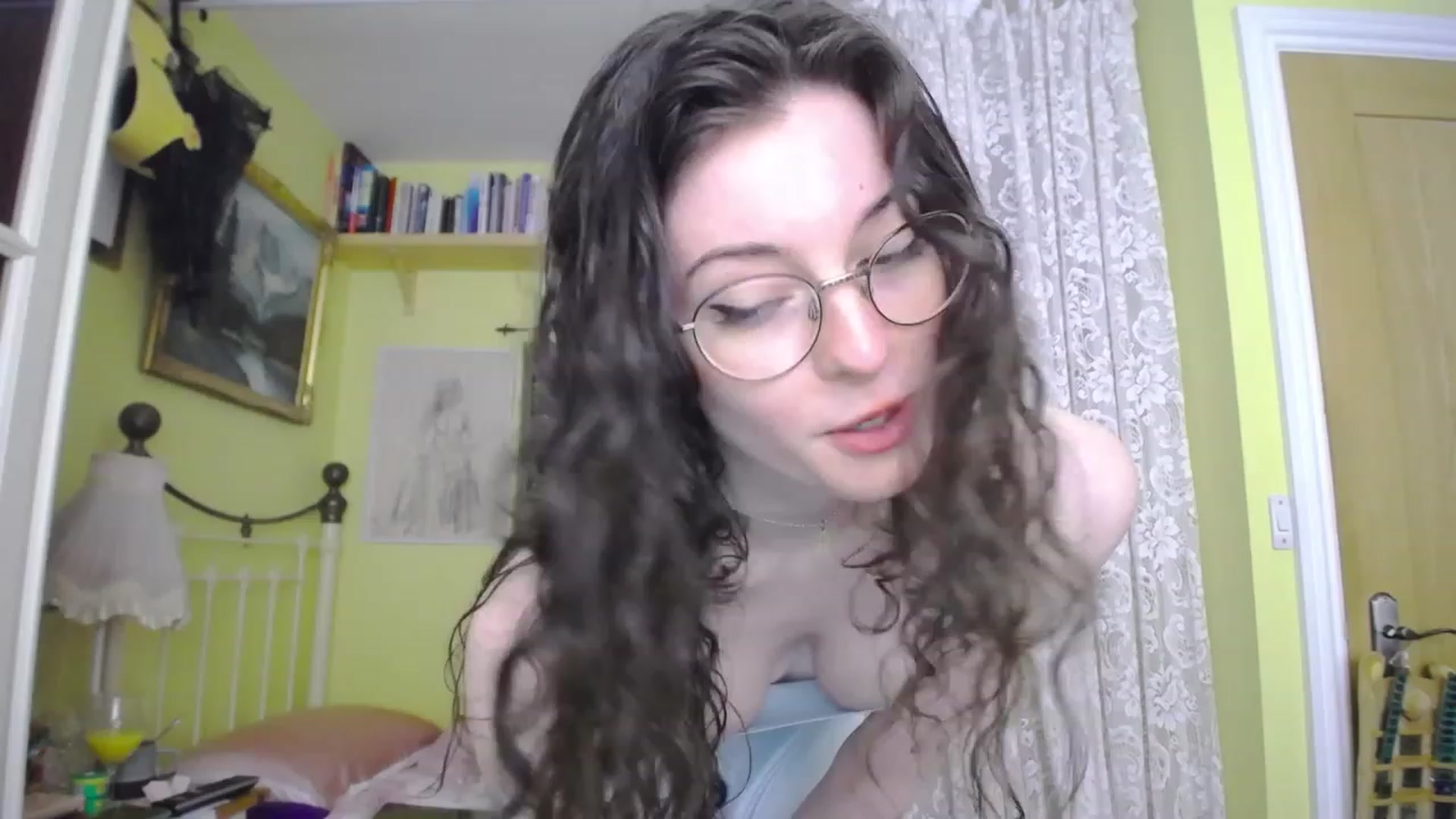 Gallery image thumbnail from viola__'s myfreecams stream on, 04/19/2023, 14:29 image 15 of 20