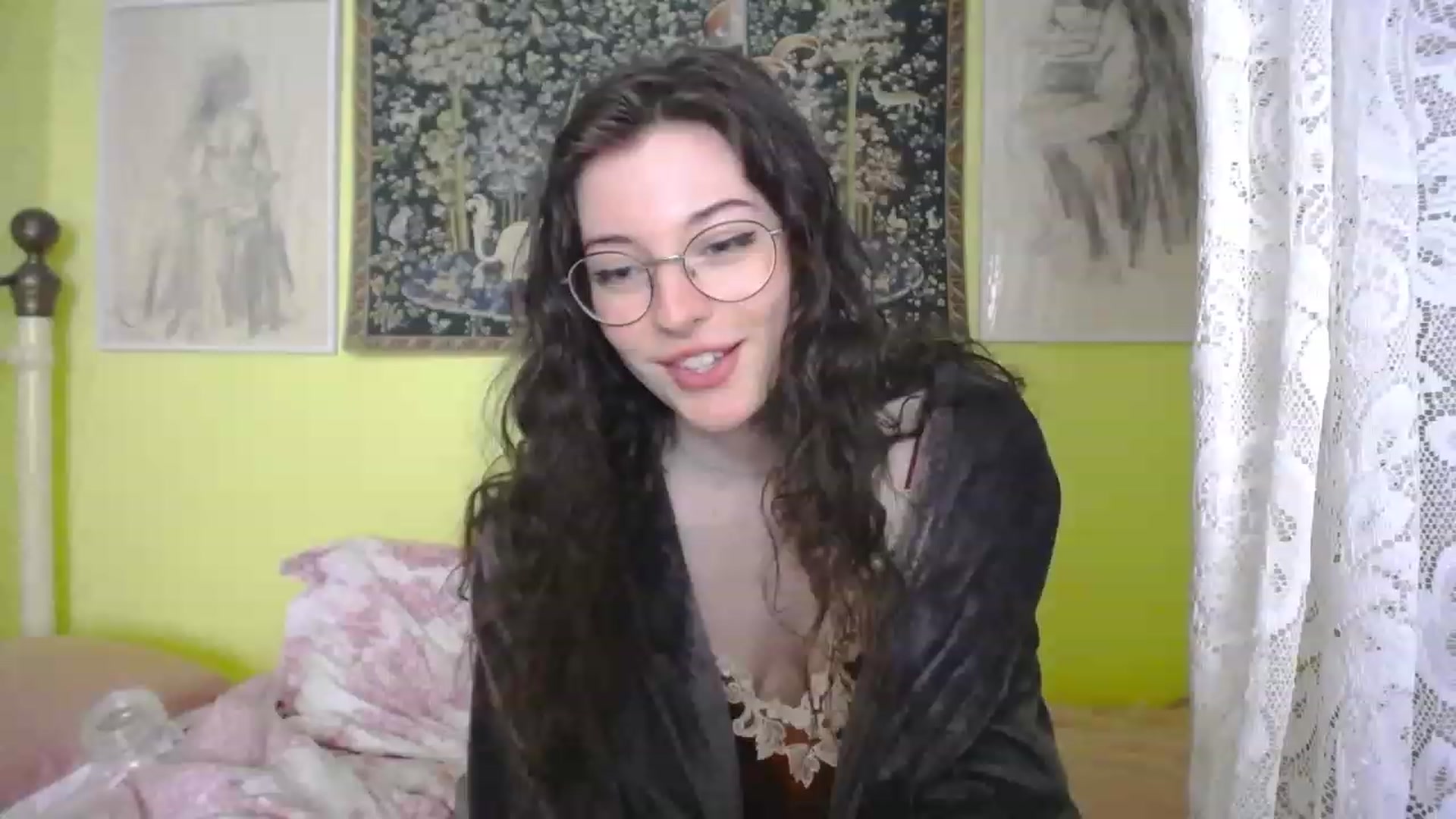 Gallery image thumbnail from viola__'s myfreecams stream on, 04/19/2023, 15:06 image 11 of 20