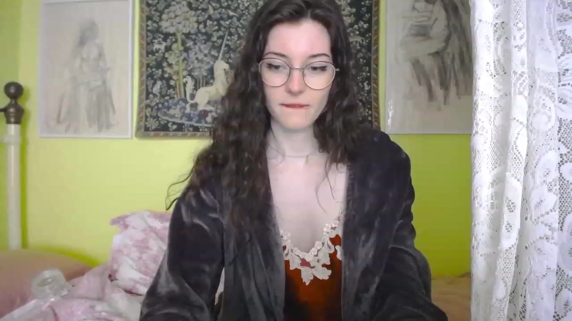 Gallery image thumbnail from viola__'s myfreecams stream on, 04/19/2023, 15:06 image 10 of 20