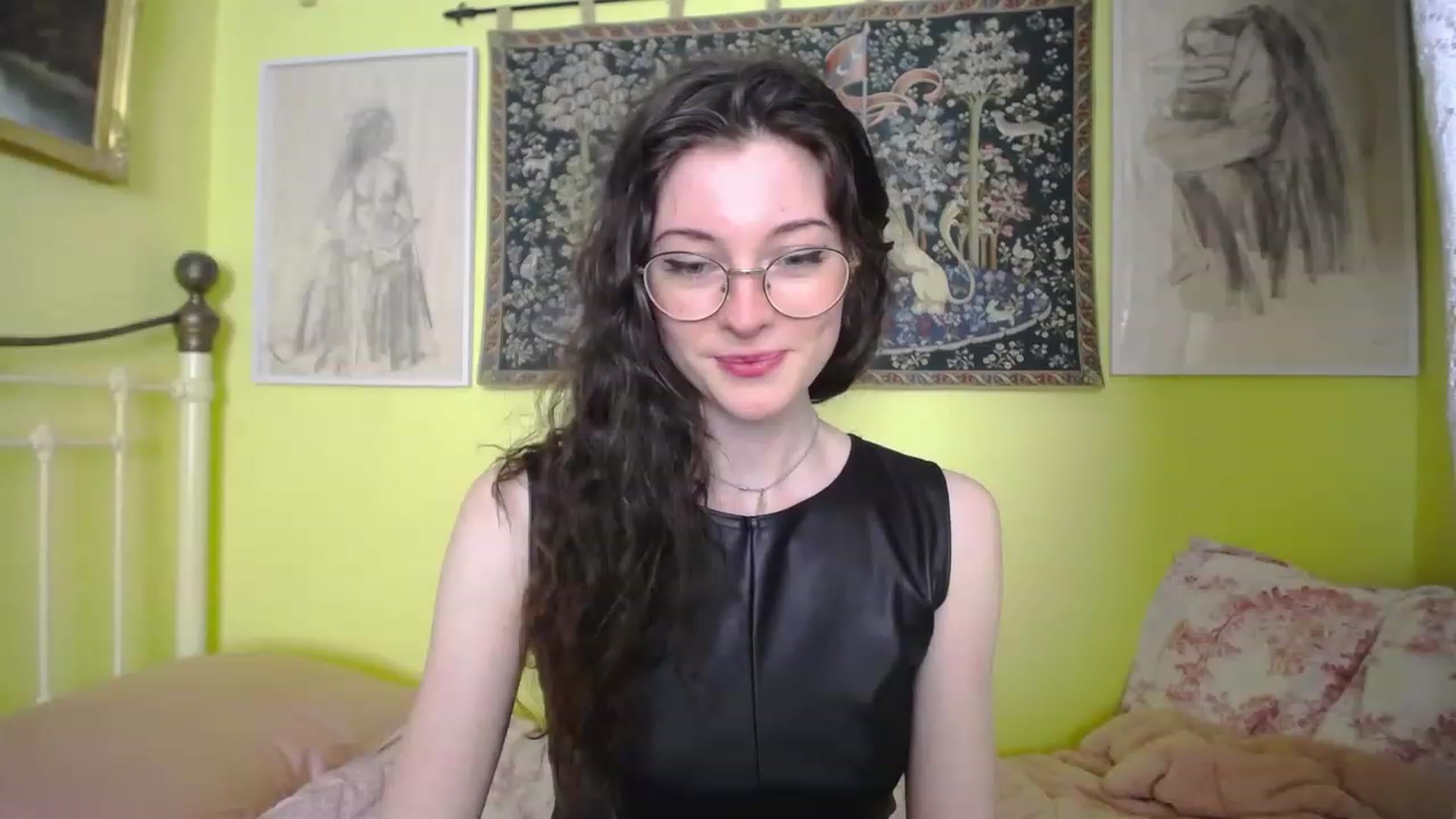 Gallery image thumbnail from viola__'s myfreecams stream on, 04/20/2023, 17:00 image 16 of 20