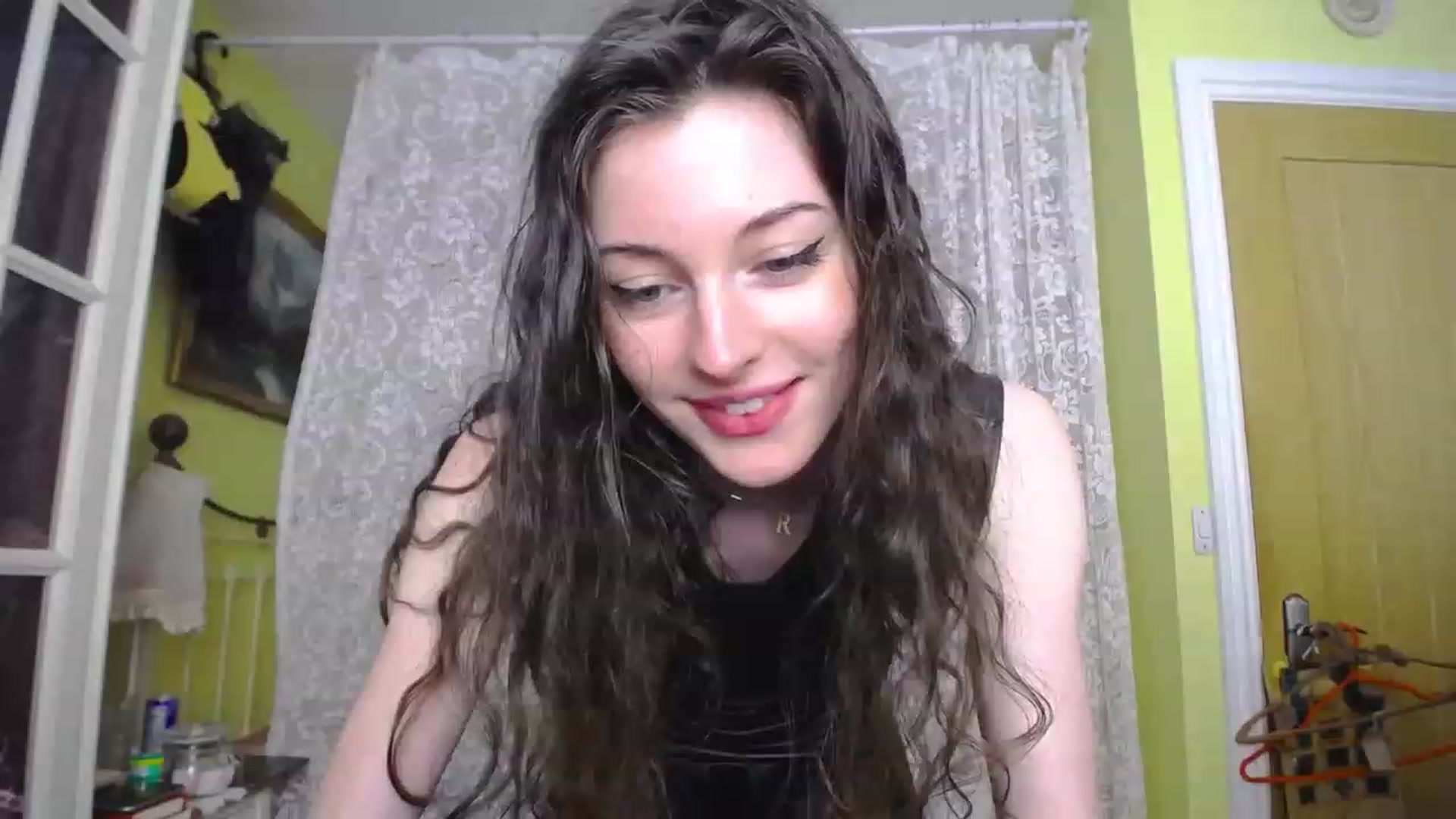 Gallery image thumbnail from viola__'s myfreecams stream on, 04/20/2023, 17:00 image 13 of 20