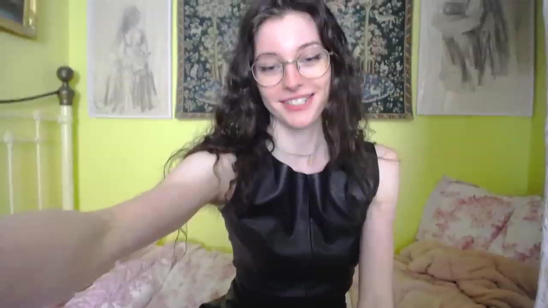 Gallery image thumbnail from viola__'s myfreecams stream on, 04/20/2023, 17:00 image 15 of 20