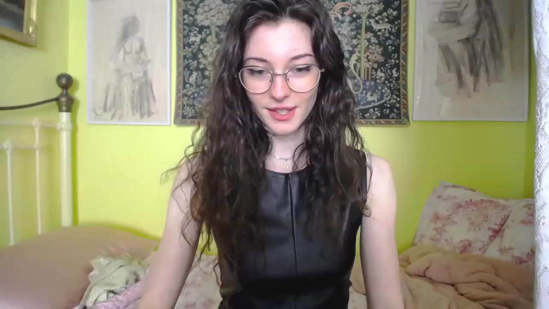 Gallery image thumbnail from viola__'s myfreecams stream on, 04/20/2023, 17:00 image 19 of 20