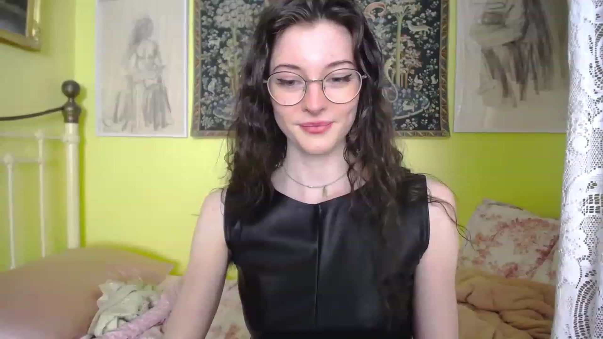 Gallery image thumbnail from viola__'s myfreecams stream on, 04/20/2023, 17:00 image 18 of 20