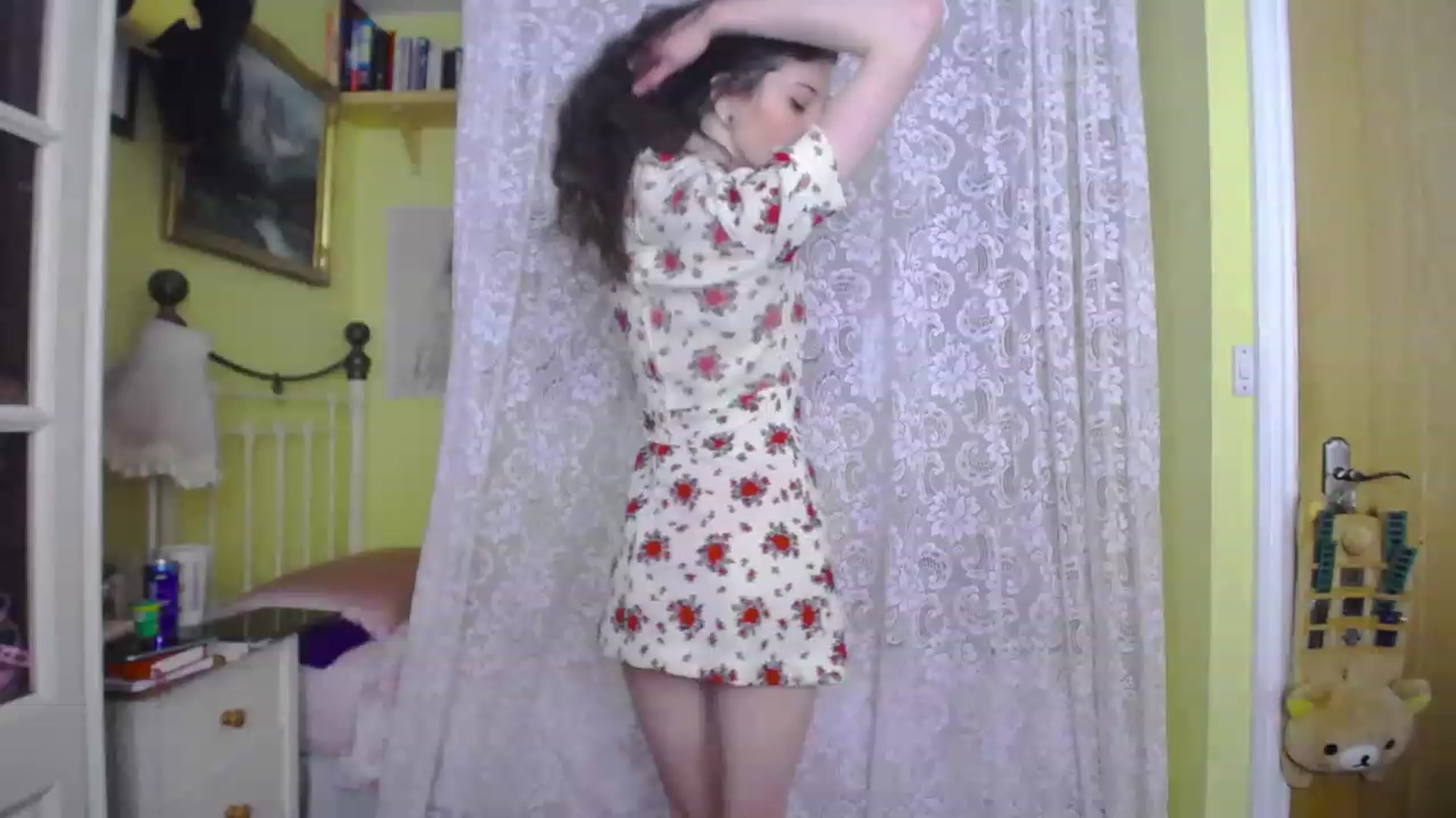 Gallery image thumbnail from viola__'s myfreecams stream on, 04/21/2023, 15:41 image 6 of 20