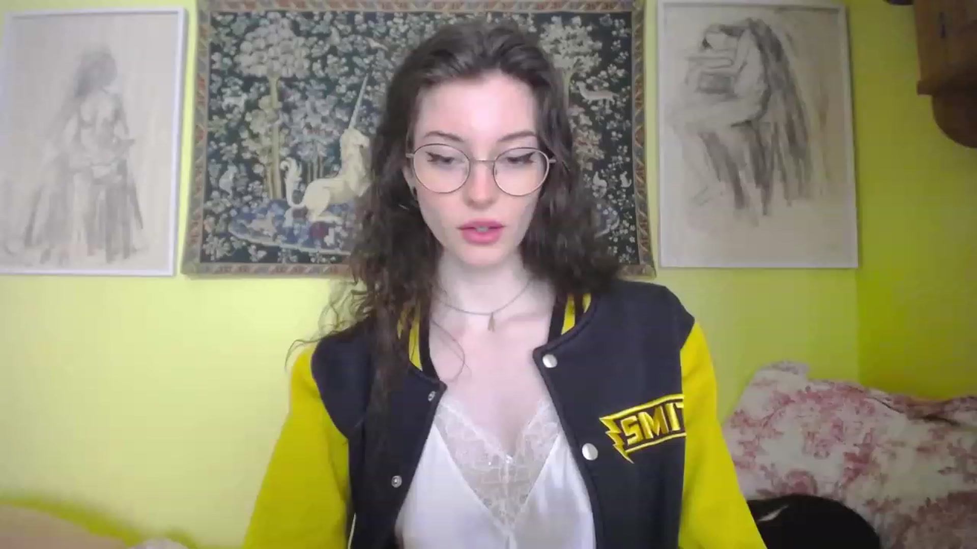 Gallery image thumbnail from viola__'s myfreecams stream on, 04/26/2023, 15:17 image 3 of 20