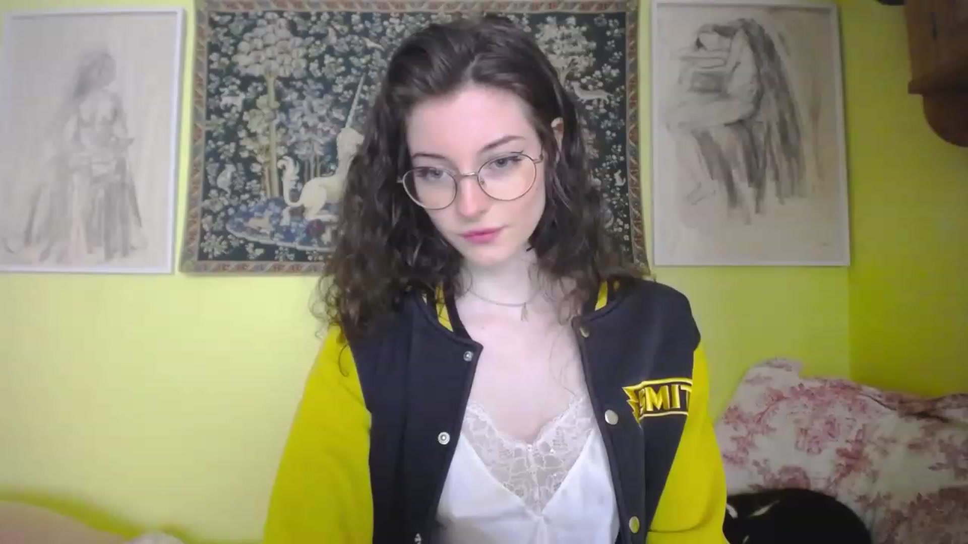 Gallery image thumbnail from viola__'s myfreecams stream on, 04/26/2023, 15:17 image 1 of 20
