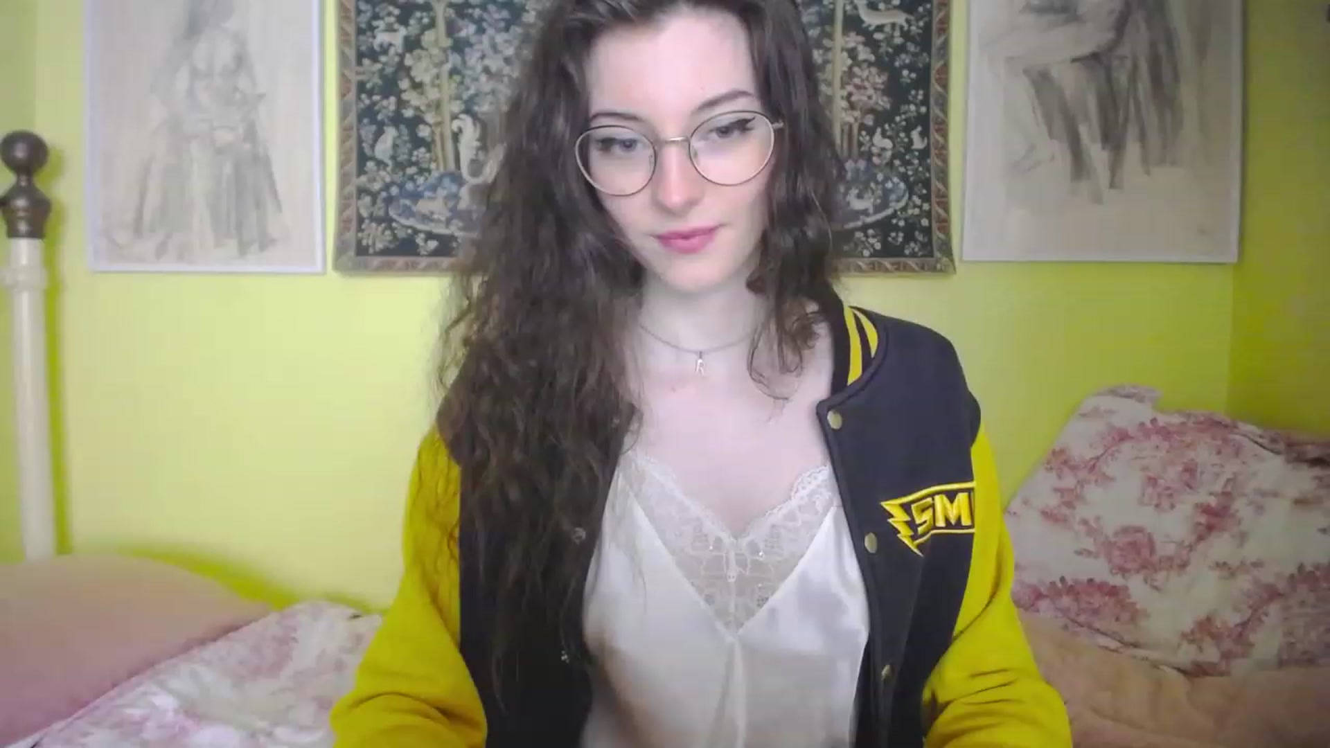 Gallery image thumbnail from viola__'s myfreecams stream on, 04/26/2023, 15:17 image 12 of 20