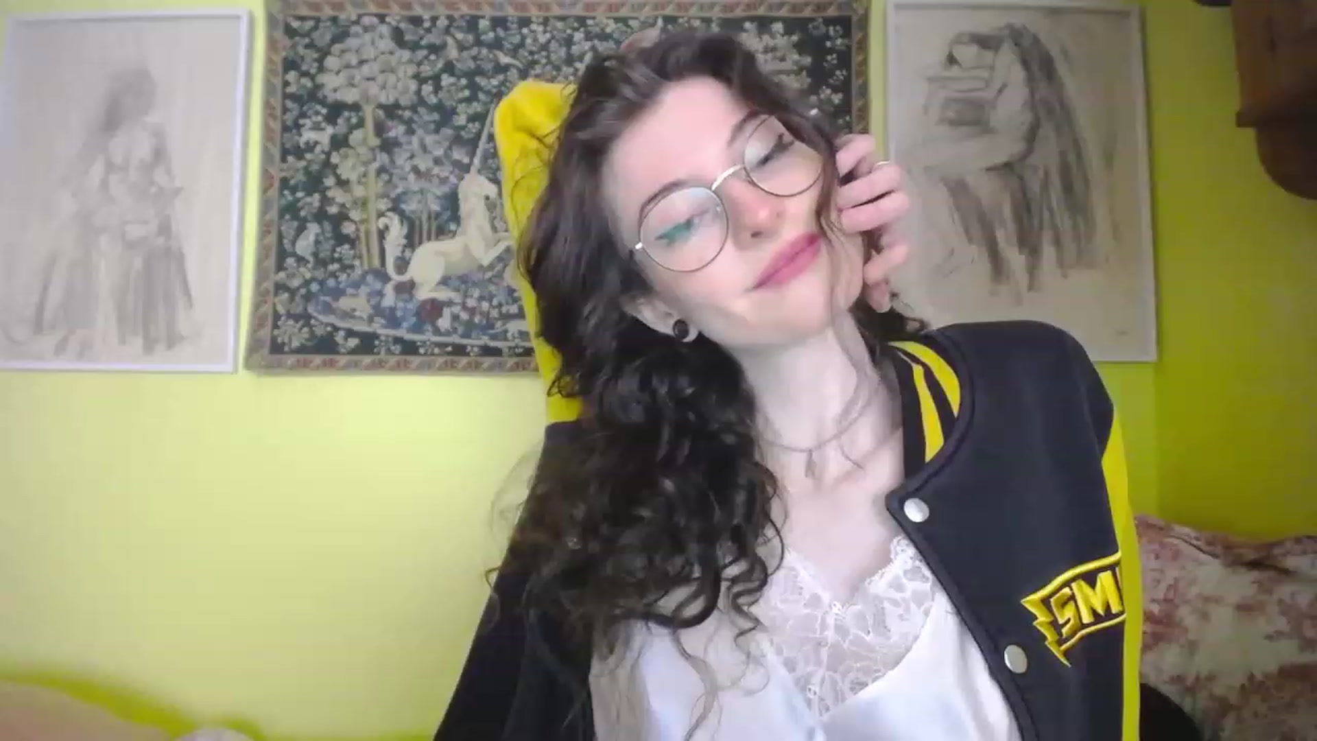 Gallery image thumbnail from viola__'s myfreecams stream on, 04/26/2023, 15:17 image 4 of 20