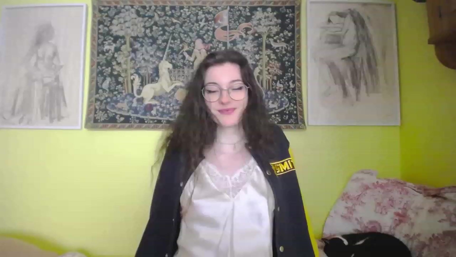 Gallery image thumbnail from viola__'s myfreecams stream on, 04/26/2023, 15:17 image 2 of 20
