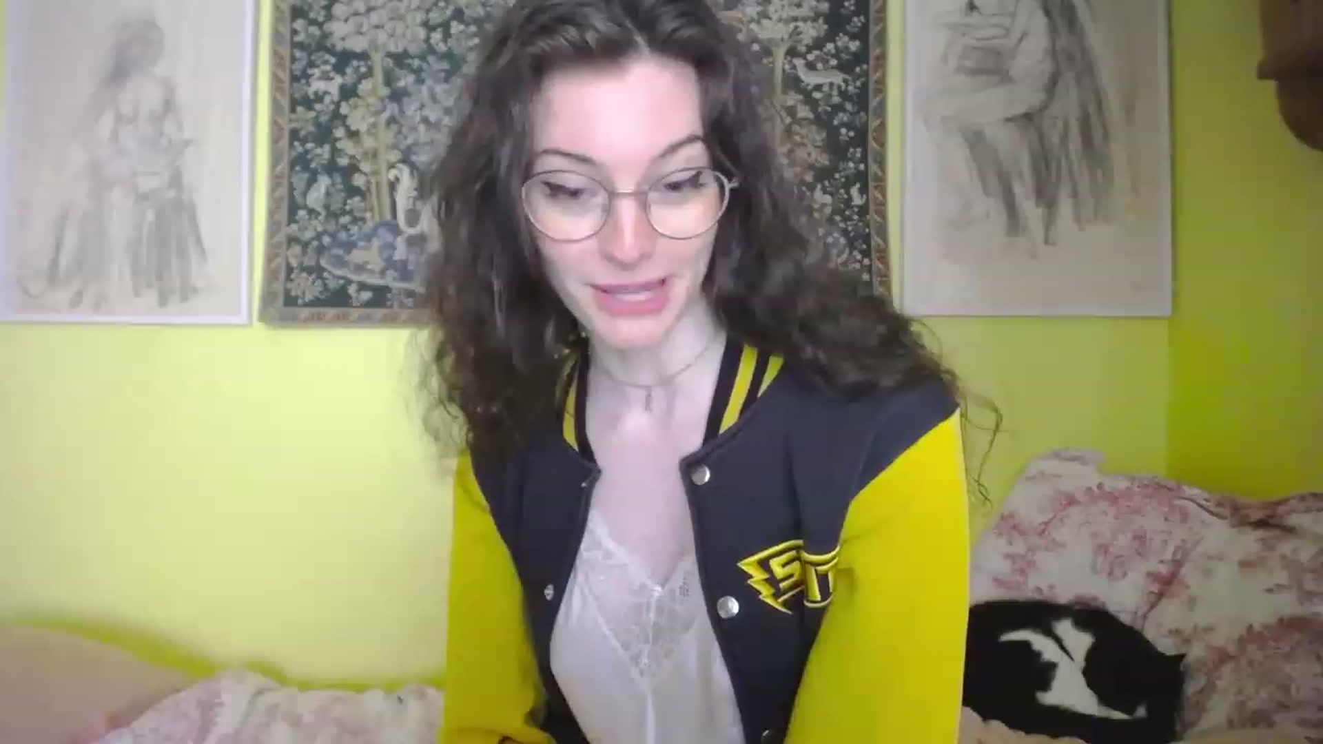Gallery image thumbnail from viola__'s myfreecams stream on, 04/26/2023, 15:17 image 5 of 20