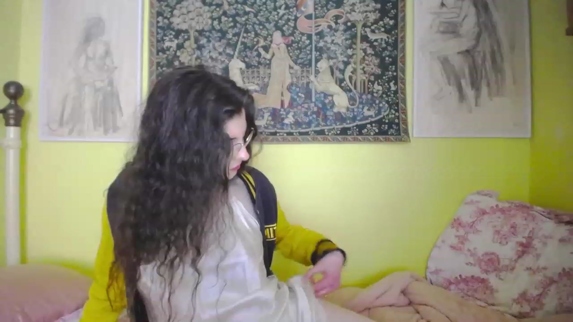 Gallery image thumbnail from viola__'s myfreecams stream on, 04/26/2023, 15:17 image 13 of 20