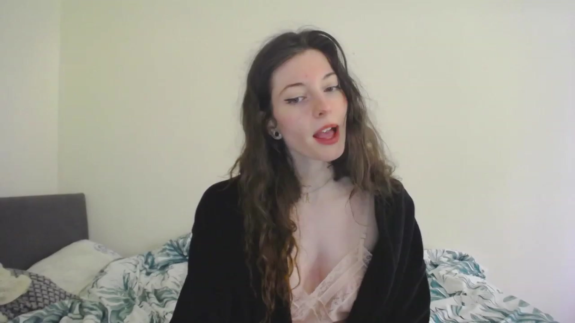 Gallery image thumbnail from viola__'s myfreecams stream on, 04/27/2023, 14:52 image 1 of 20