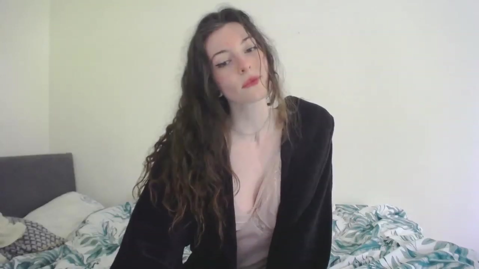 Gallery image thumbnail from viola__'s myfreecams stream on, 04/27/2023, 14:52 image 6 of 20