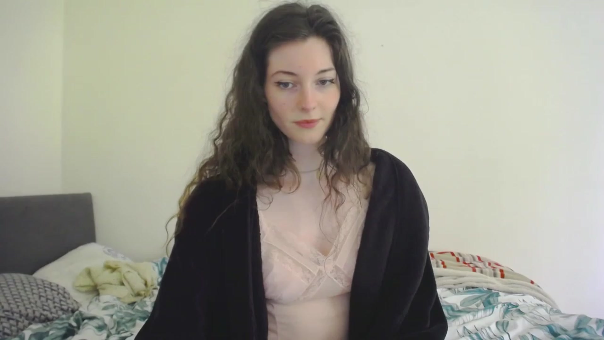Gallery image thumbnail from viola__'s myfreecams stream on, 04/27/2023, 17:17 image 12 of 20