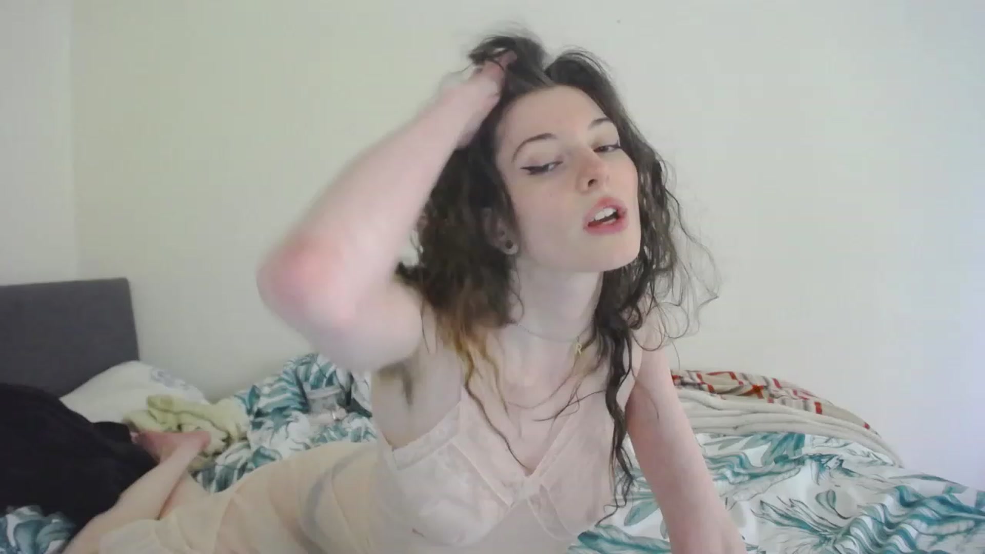 Gallery image thumbnail from viola__'s myfreecams stream on, 04/27/2023, 17:17 image 16 of 20