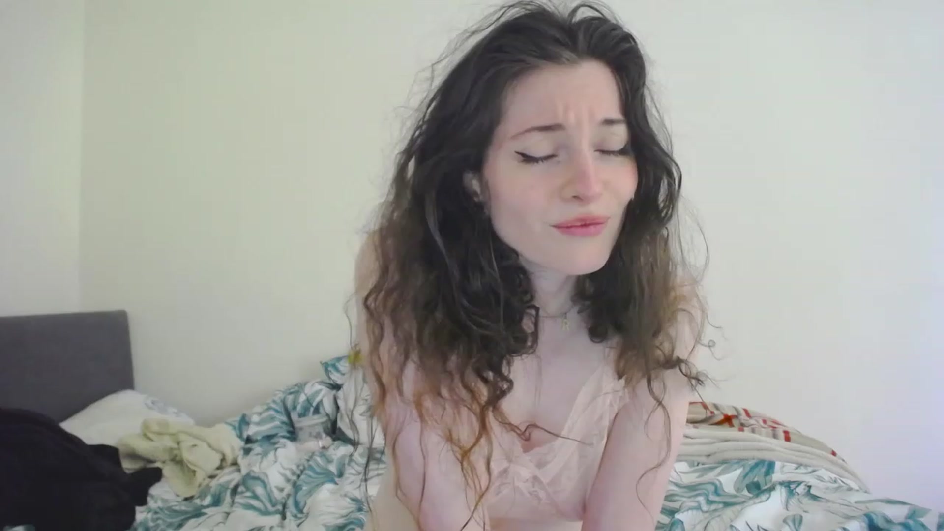 Gallery image thumbnail from viola__'s myfreecams stream on, 04/27/2023, 17:17 image 17 of 20