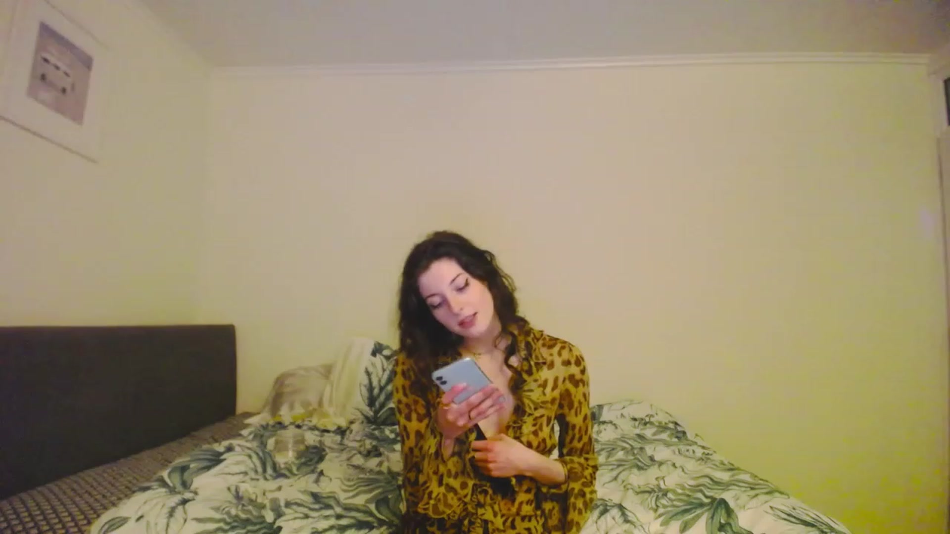 Gallery image thumbnail from viola__'s myfreecams stream on, 04/28/2023, 22:25 image 14 of 20