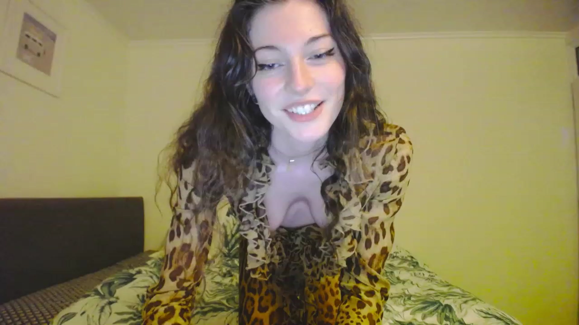 Gallery image thumbnail from viola__'s myfreecams stream on, 04/28/2023, 22:25 image 15 of 20