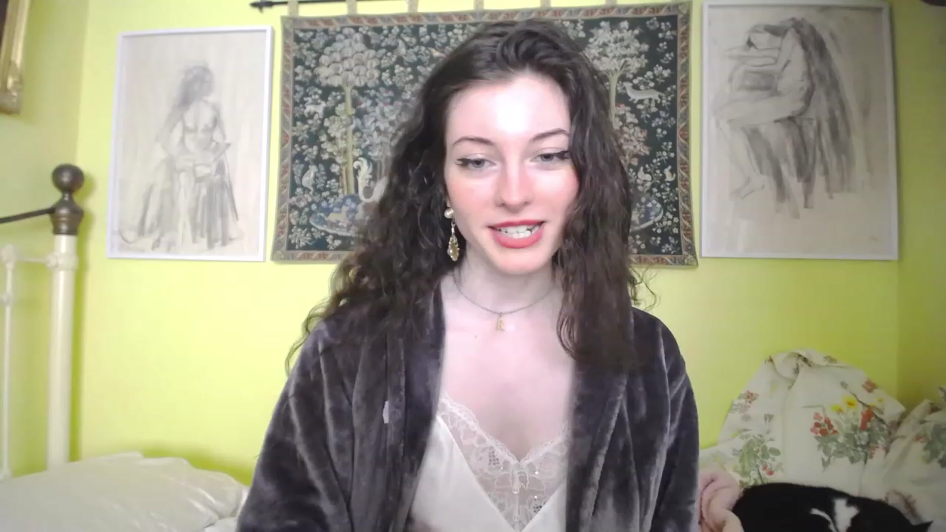 Gallery image thumbnail from viola__'s myfreecams stream on, 05/03/2023, 14:56 image 12 of 20