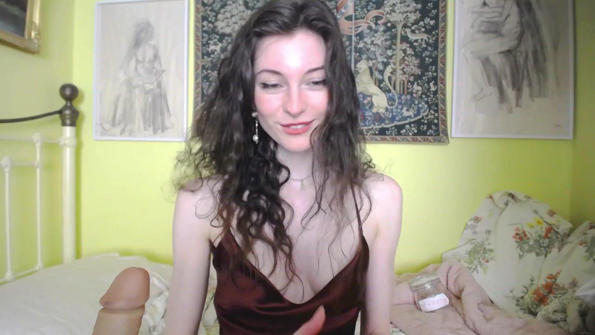 Gallery image thumbnail from viola__'s myfreecams stream on, 05/03/2023, 15:49 image 16 of 20