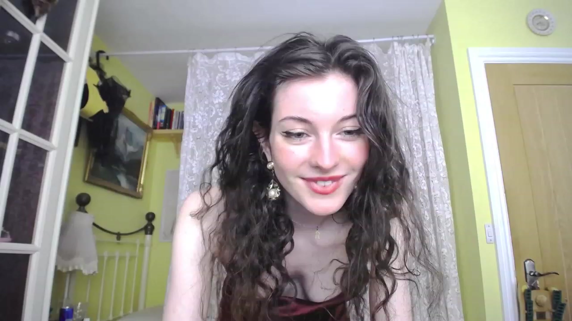 Gallery image thumbnail from viola__'s myfreecams stream on, 05/03/2023, 15:49 image 9 of 20
